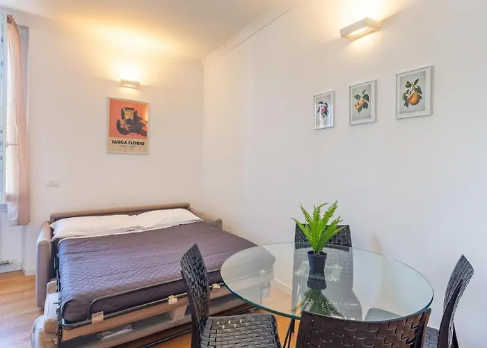 Lux Navigli Center شقة